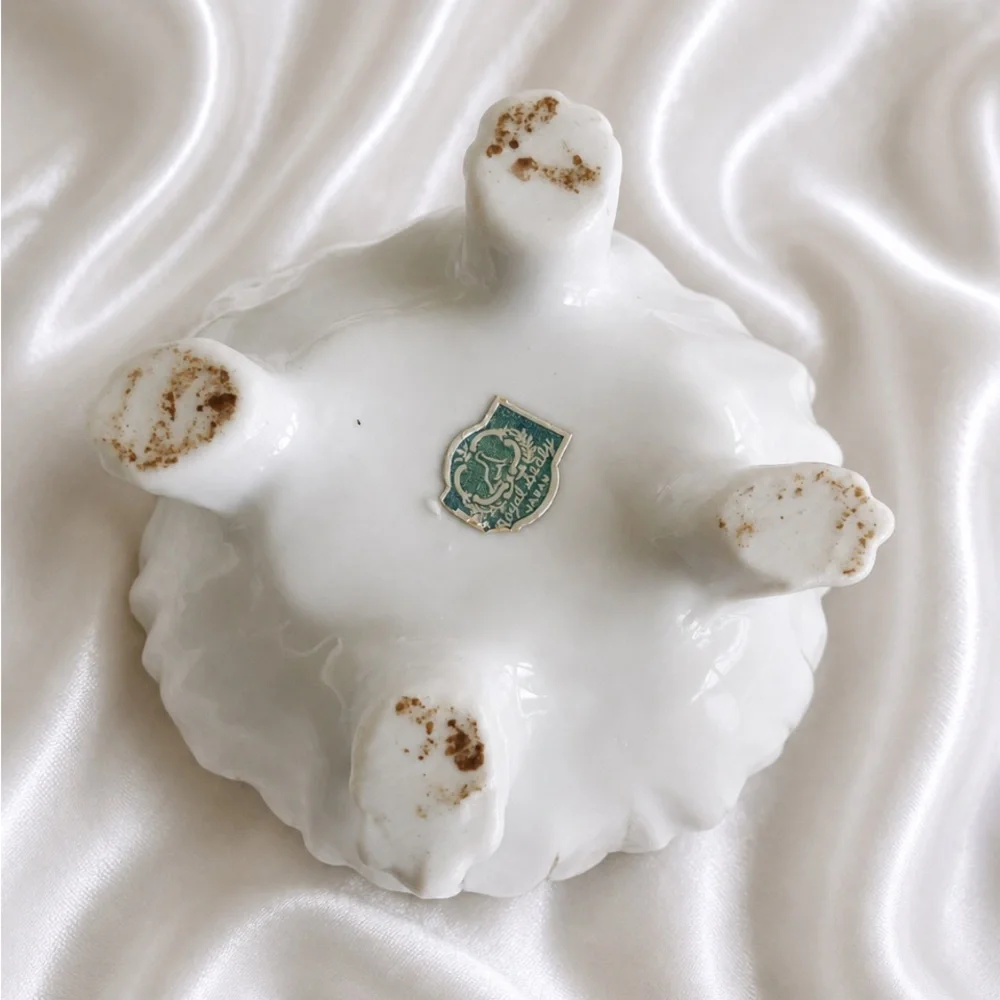 VTG 1950s Royal Sealy Cabbage Covered Trinket Box Dish Roses Japan porcelain